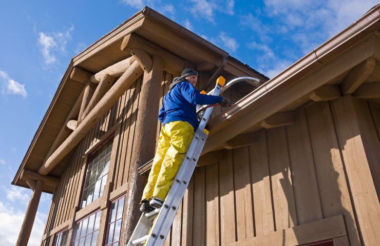 Professional gutter cleaning services in New Orleans - New Orleans Gutter Cleaning Crew